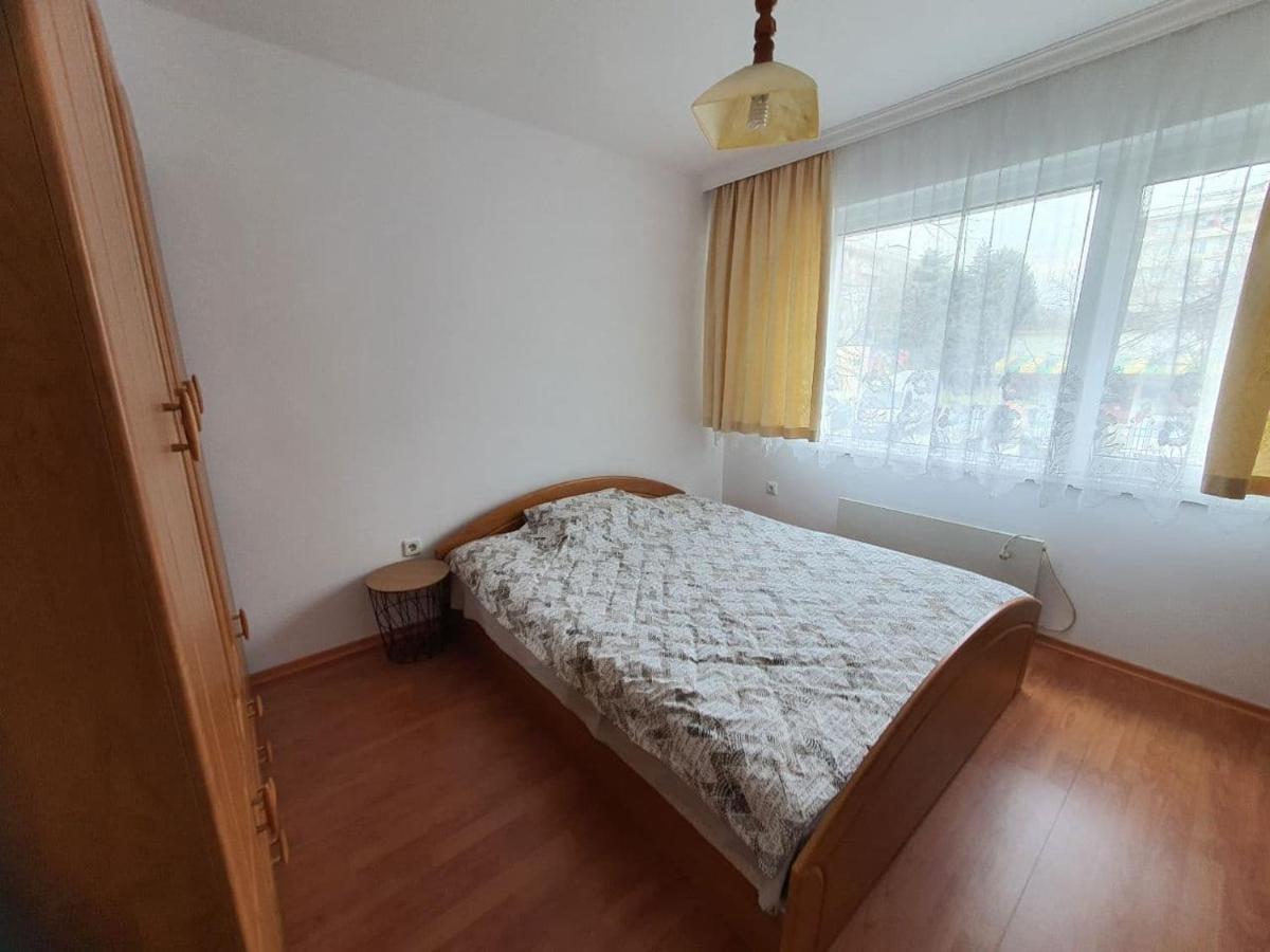 Апртамент Чайка Бл.17 Varna Exteriör bild