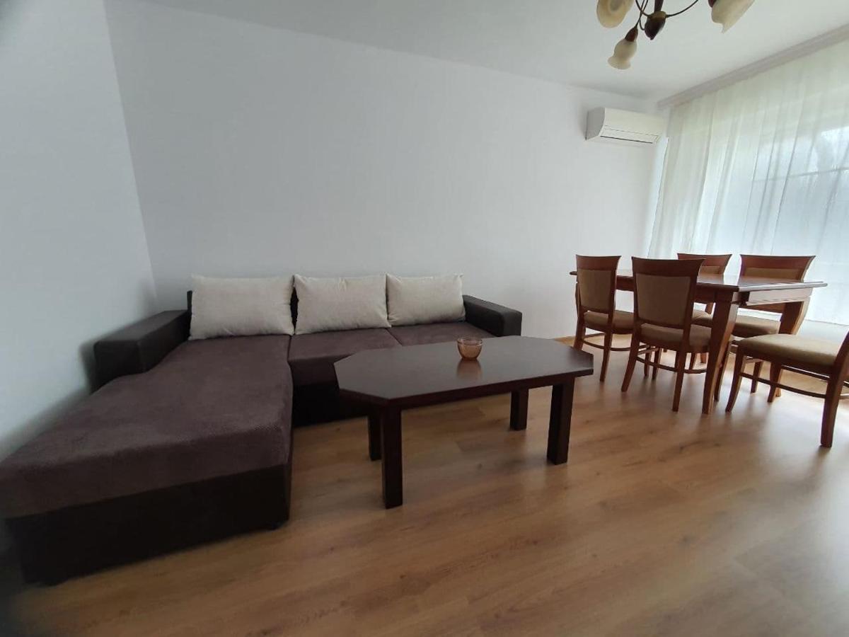 Апртамент Чайка Бл.17 Varna Exteriör bild
